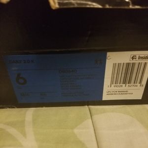 Adidas shoes size 6 youth